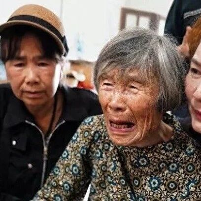 时隔70多年，93岁的妻子与20岁的丈夫终于“相见”-八博网