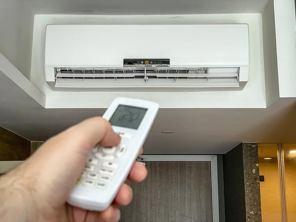 图片[1]-夏天总开空调VS忍着不开，谁更健康？-八博网