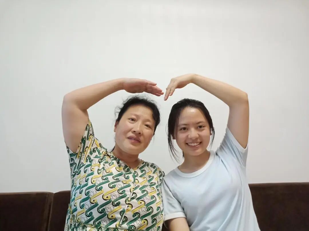 图片[2]-那个在床头放菜刀的女孩，因老师一句“跟我回家”改写了人生-八博网
