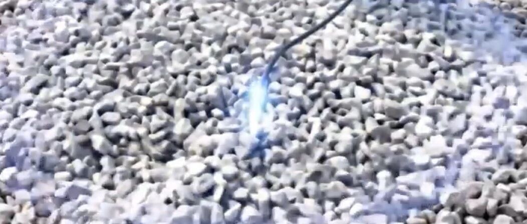 雨天外出脚下“发麻”？当心看不见的“跨步电压”-八博网